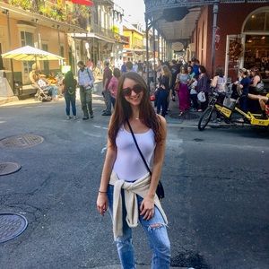 Meet your Posher, Monica